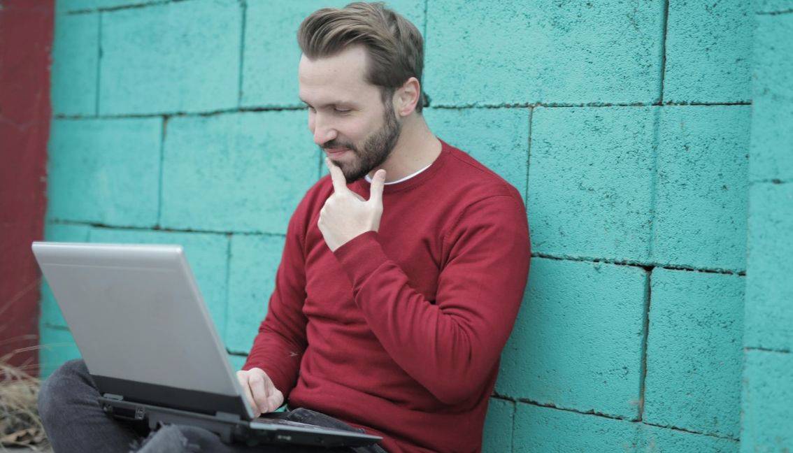 Zlín - Členové Rady města Zlína pokračují v pravidelných debatách s obyvateli místních částí. Vedení města tak nabízí prostor pro otevřenou diskuzi například na téma dopravy, školství, městské zeleně, životního prostředí nebo městských investic. Město letos přichází s novinkou, lidé mohou své dotazy zasílat předem prostřednictvím online formuláře a odpovědi zazní přímo na jednání.