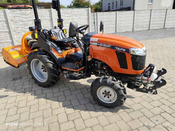 Obec Chvojnica získala nový malotraktor z Environmentálneho fondu