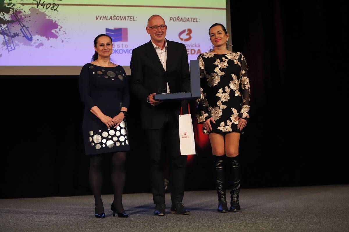 V Otrokovické BESEDĚ se ve středu 25. března uskutečnil slavnostní večer, během kterého město Otrokovice ocenilo pedagogy a pracovníky volnočasových aktivit za jejich práci v roce 2025. Ocenění je každoročně udělováno jako veřejné uznání jejich profesionálních i lidských kvalit a přínosu pro vzdělávání a práci s dětmi a mládeží ve městě.