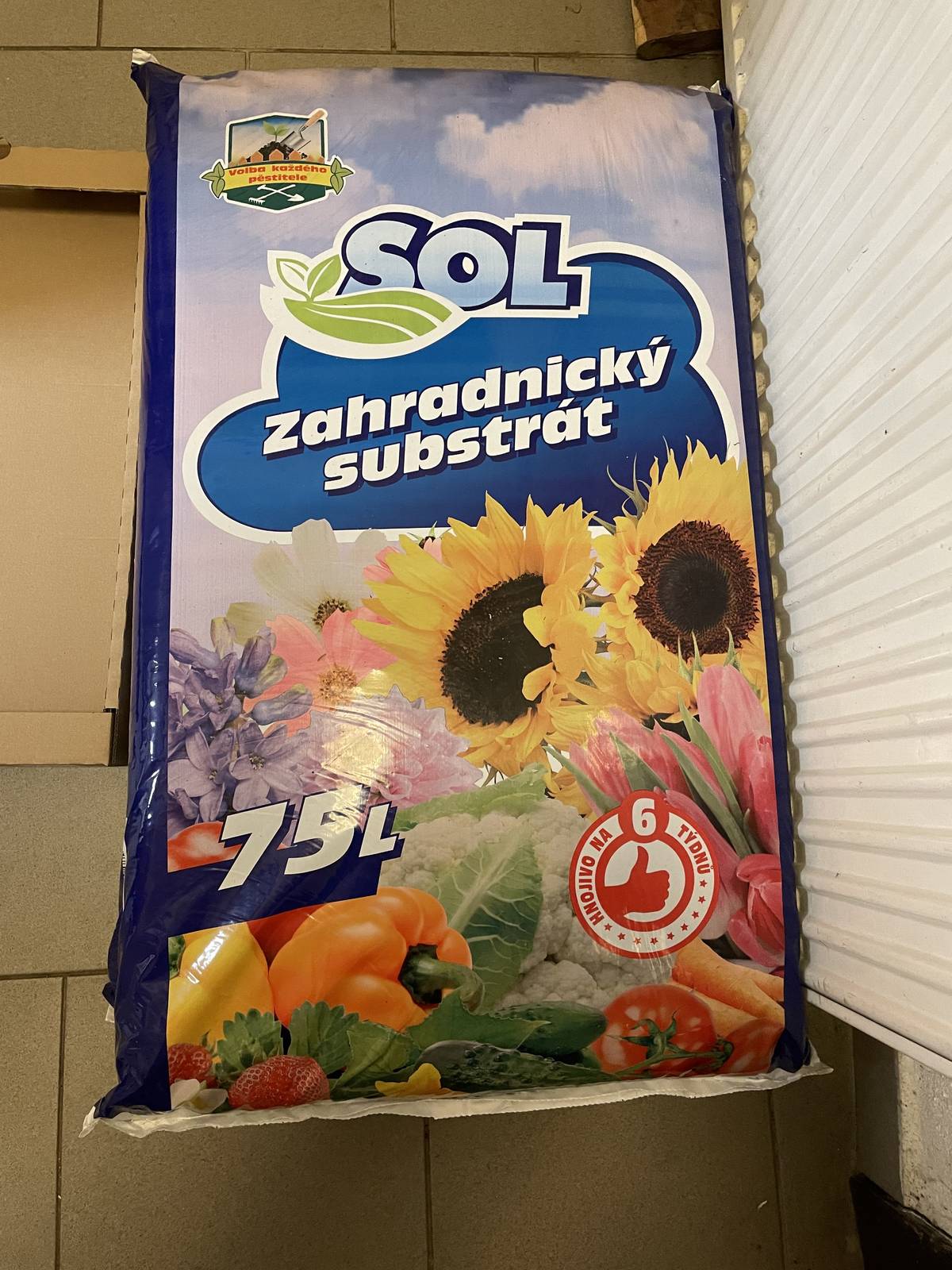 Objednávky na zahradní substrát za 149,90 Kč na tel. 739 675 108.