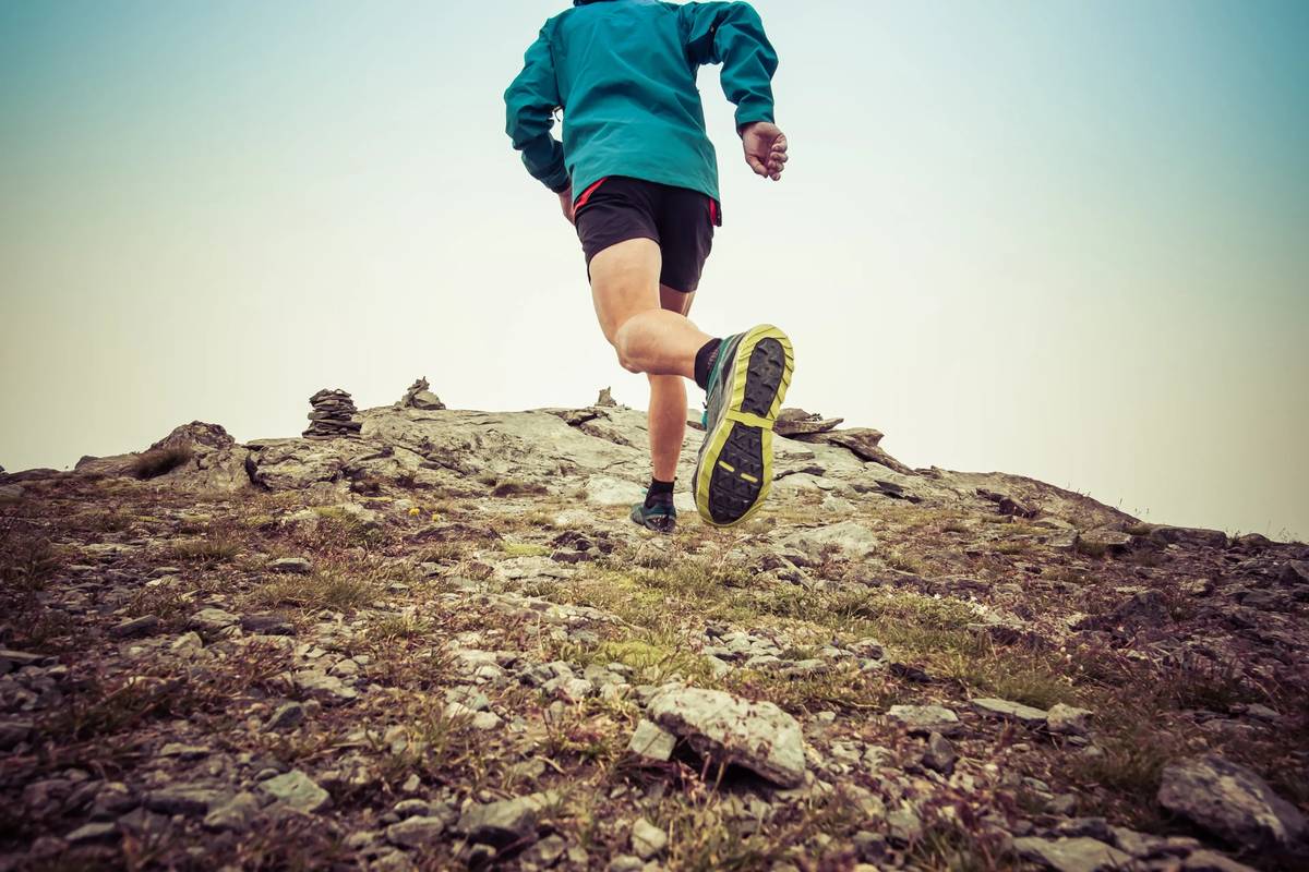 Tuto sobotu 28. března se uskuteční 8. ročník Běhu kolem Holého vrchu. Součástí akce bude také závod dětí, který startuje v 10:00. Hlavní závod dospělých odstartuje v 10:30. Pořadatelé srdečně zvou všechny občany k účasti i podpoře běžců. První závodníci se v naší obci objeví přibližně v 10:50 hodin. V pátek proběhne značení trati. Prosíme všechny o jeho respektování a nepoškozování. Děkujeme.