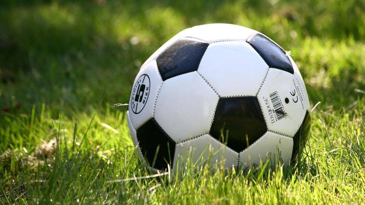 ⚽ NEDĚLE ⚽ Starší přípravka   10:00 hodin  Kestřany - Protivín B  Muži  15:00 hodin  Kestřany - Kluky