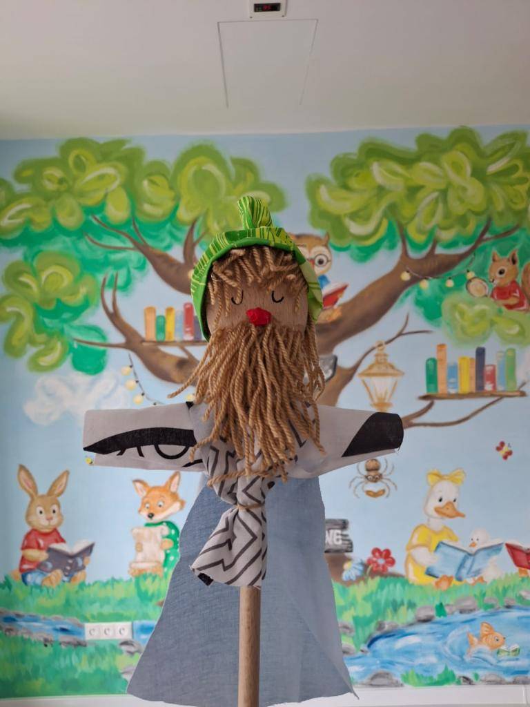 25. 3. 2026 sme v knižnici privítali ďalších šikovných škôlkarov zo ZŠ a MŠ – Vyšný koniec. Potešili nás milými darčekmi v podobe diplomu a krásneho, vlastnoručne vyrobeného strážcu knižnice. Deti sa zapojili aj do celoslovenského maratónu Čítajme si 2026.