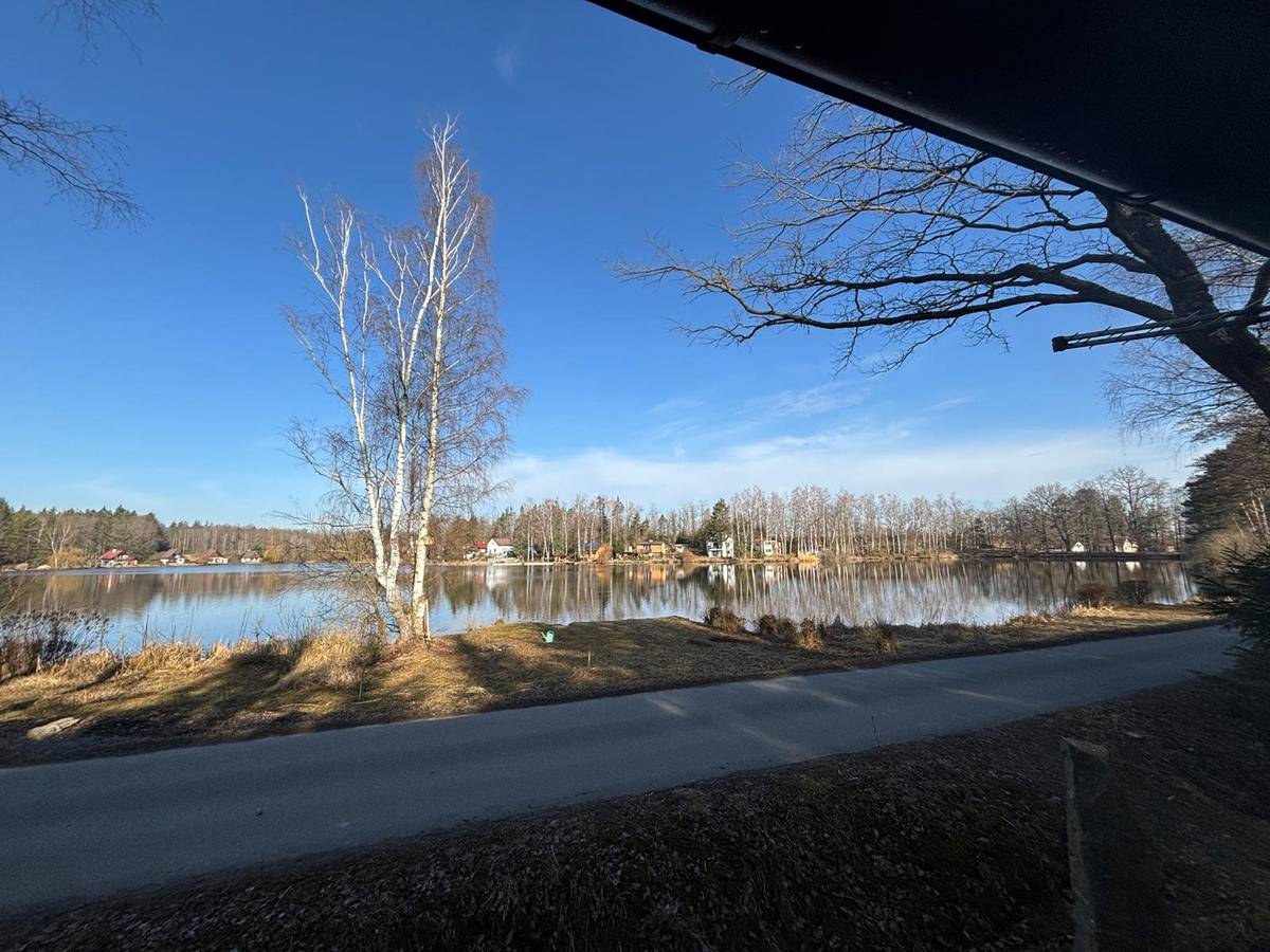 Předáváme poděkování od paní Bronislavy Dvořákové za laskavý a milý přístup, kterého si velmi váží. Milí kolemjdoucí, děkuji Vám touto cestou za morální podporu, kterou jste mi velice pomohli na své procházce u Dubenského rybníka v sobotu 14. března 2026.