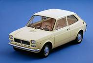 Nevtíravá elegance je podtržená některými dynamicky vyhlížejícími designovými detaily