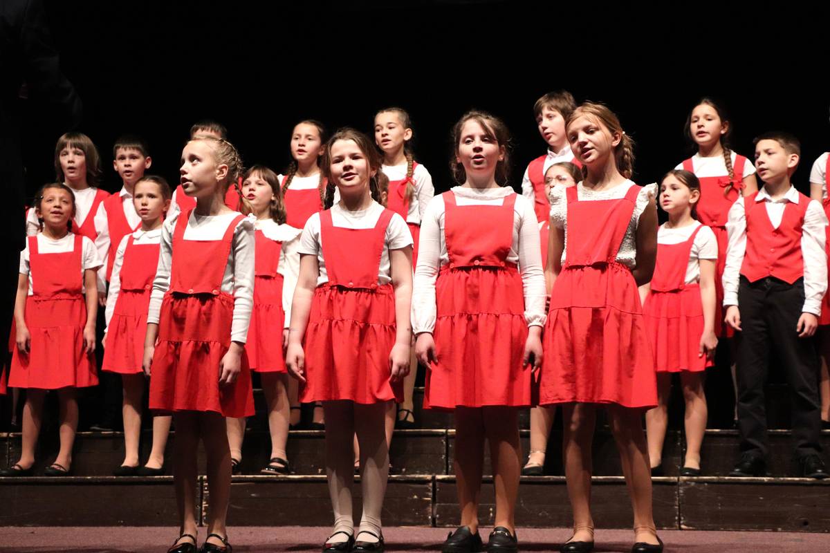 Dům kultury města Orlové je i letos dějištěm krajské postupové přehlídky školních dětských pěveckých sborů Primachori 2026.  Jejím smyslem není soutěž mezi sbory, ale vytvoření příležitosti pro vzájemnou inspiraci a předávání zkušeností. Je povzbuzením pro sbormistry a příjemnou sváteční událostí pro děti. Přehlídka probíhá až...