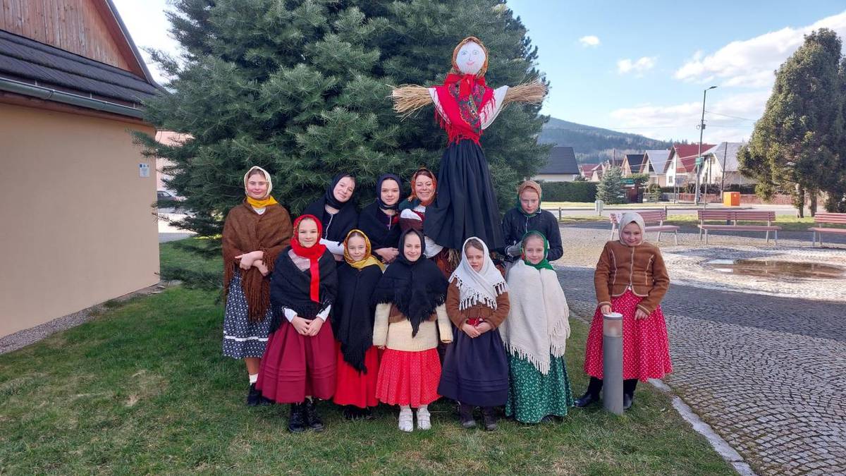 Folklórny súbor Roháčik vás srdečne pozýva na program Vynášanie Moreny, ktorý sa uskutoční už dnes, v nedeľu 29. marca 2026 o 16:00 hod. Vyráža sa od kultúrneho domu smerom k Plavisku. Príďte poslať zimu preč a privítať jar s deťmi z folklórneho súboru Roháčik.