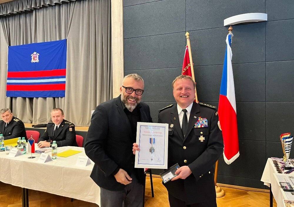 Primátor Petr Korč převzal na Okresním shromáždění představitelů sborů dobrovolných hasičů okresu Frýdek-Místek, které se konalo uplynulý víkend v sále restaurace Nová Husarůvka, ocenění za podporu a spolupráci města s hasiči. Čtěte na webu města: PRIMÁTOR PŘEVZAL NA OKRESNÍM SHROMÁŽDĚNÍ DOBROVOLNÝCH HASIČŮ PODĚKOVÁNÍ MĚSTU | Frýdek-Místek