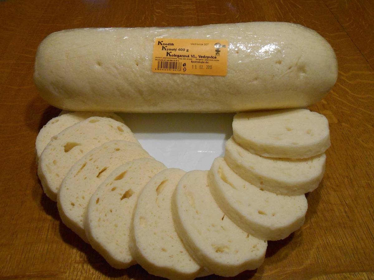 Paní Vlasta Kolegarová oznamuje, že ze zdravotních důvodů se knedlíky až do odvolání nevaří. Děkujeme za pochopení.