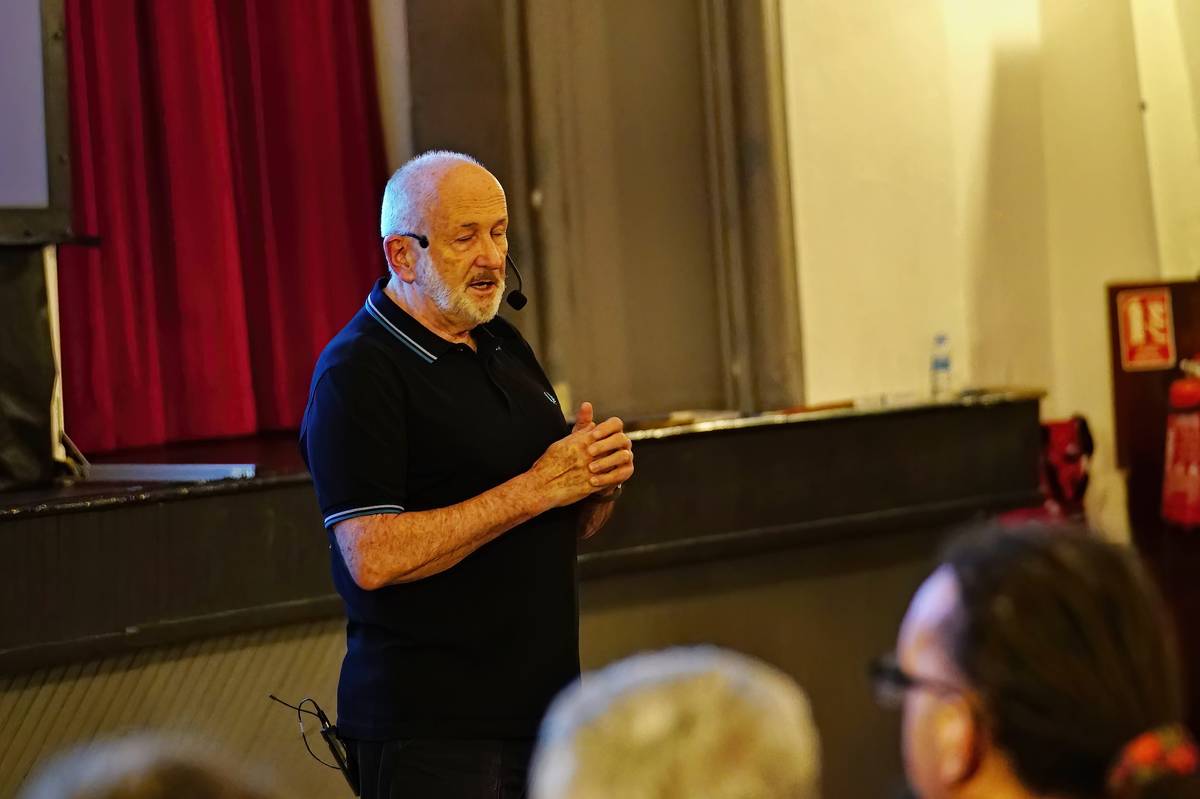 Ve čtvrtek 26.3.2026 pořádaly Kulturní zařízení města Boskovice v sokolovně přednáška Jiřího Kolbaby The World. Tentokrát diváky seznámil se svými pobyty v Zemi vycházejícího slunce – Japonsku.