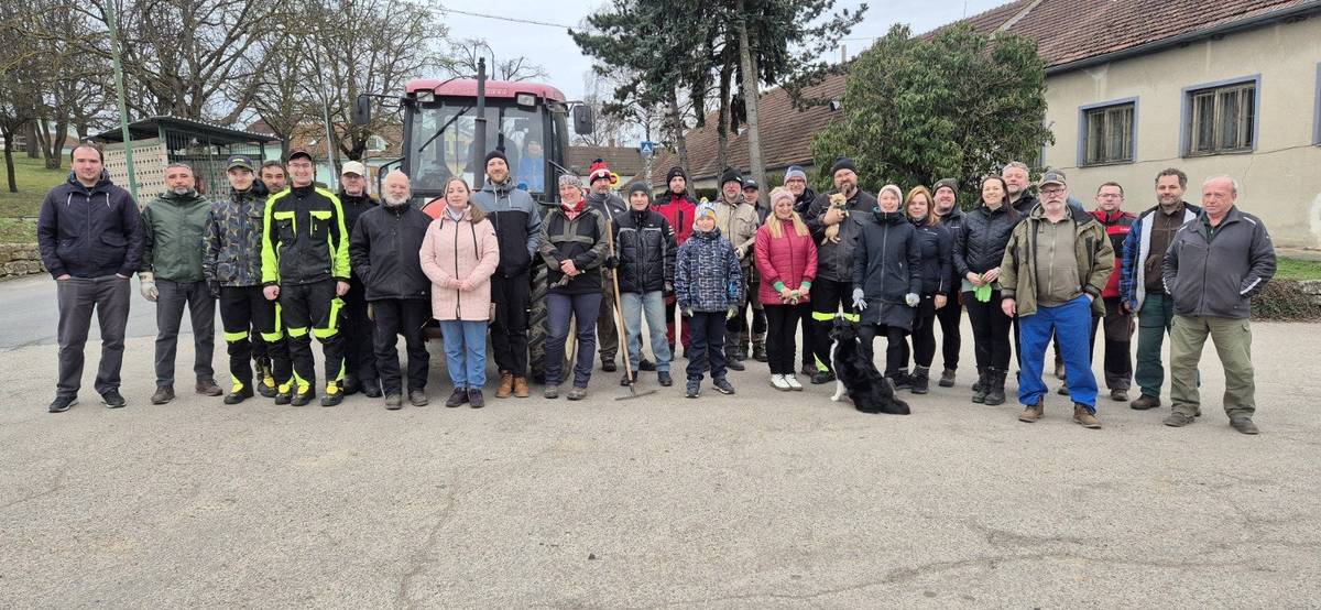 V sobotu proběhla v naší obci tradiční akce „Ukliďme Podolí“, která je součástí celorepublikové iniciativy „Ukliďme Česko“. Děkujeme všem dobrovolníkům, kteří se zapojili a pomohli uklidit okolí naší obce. Velmi si vážíme toho, že vám není lhostejné prostředí, ve kterém žijeme, a že jste věnovali svůj čas i energii dobré věci. Díky vám je Podolí zase o něco čistší, hezčí a příjemnější místo pro nás všechny. Ještě jednou upřímné poděkování všem, kteří přišli a přiložili ruku k dílu. 👏