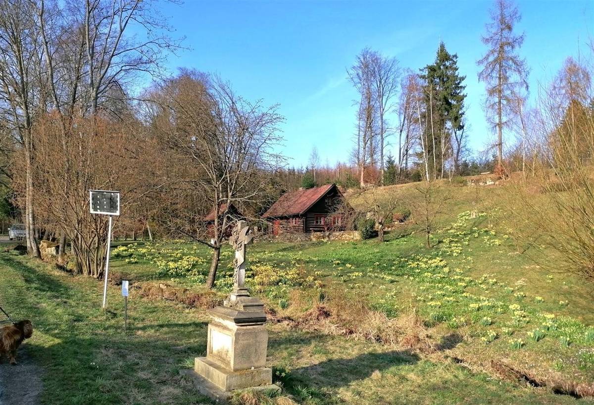 Kronikář Otto Kučera nabízí tipy na výlety za pozoruhodnostmi naší krásné země. Podívejte se  do fotogalerie na webu obce www.stezery.cz  Odkaz: ZAJÍMAVOSTI (kronikář O. Kučera): FOTOGALERIE: Stěžery