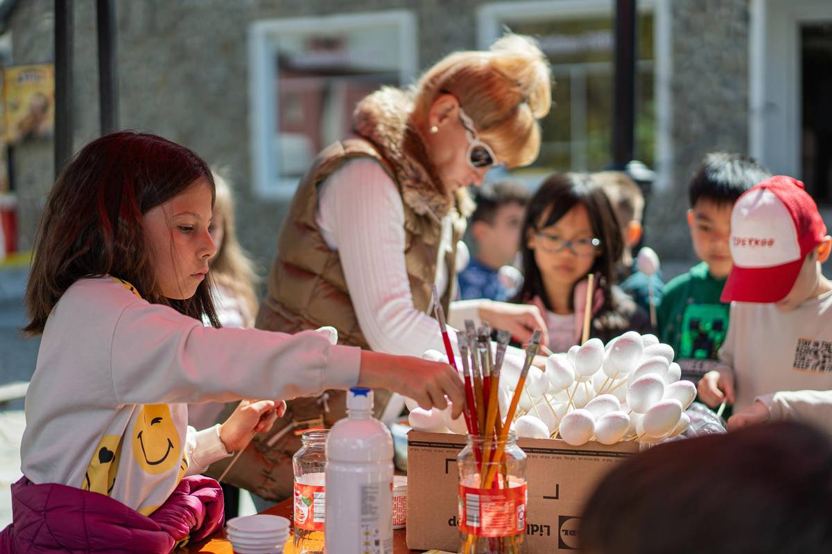 Pátek 27. března  KINO Velrybí píseň - 17 hod. Idolové: Poslední kolo - 20 hod. OSTATNÍ AKCE Staroměstské Velikonoce - Staroměstská ul. - 10 - 17 hod. Sobota 28. března  KINO Na skok do divočiny – 15 hod. Příběh Kouzelného stromu – 17 hod. Spasitel – 20 hod. OSTATNÍ AKCE Život ve vodě - akvatrhy - KASS - 9 hod. Neděle 29. března KINO Jeníček a Mařenka: Strážci kouzel – 15 hod. Příběh Kouzelného stromu – 17 hod. Najdou si tě – 20 hod. Změna programu vyhrazena.