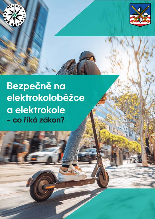 S příchodem jara přibývá na silnicích i chodnících elektrokoloběžek a elektrokol. Připomínáme proto základní pravidla, která pomáhají chránit zdraví všech účastníků provozu. ✅ Kde smíte jezdit  Přednostně po cyklostezkách. Na silnici tam, kde není cyklostezka. Chodník pouze výjimečně (děti do 10 let). Dálnice a rychlostní silnice jsou zakázány.  ✅ Věkové a bezpečnostní požadavky  Děti do 10 let pouze pod dohledem dospělé osoby. Do 18 let povinnost nosit cyklistickou přilbu. Přilba a reflexní prvky jsou doporučeny všem.  ✅ Alkohol za řídítky? ❌ Platí nulová tolerance. Řízení pod vlivem alkoholu je zakázáno. ✅ Registrace a technická způsobilost  Výkonnější stroje podléhají registraci, technické kontrole a povinnému ručení. Některé typy vyžadují i řidičské oprávnění.  📊 Dopravní nehody Nejčastějšími příčinami jsou nepřiměřená rychlost, nepozornost, nedání přednosti a jízda pod vlivem alkoholu. Přibližně 8 z 10 zraněných nemělo ochrannou přilbu. 💡 Myslete na prevenci Plánujte trasu, přizpůsobte jízdu provozu, používejte ochranné pomůcky a buďte ohleduplní k ostatním. 🙏 Děkujeme, že dbáte na bezpečnost – svou i ostatních.