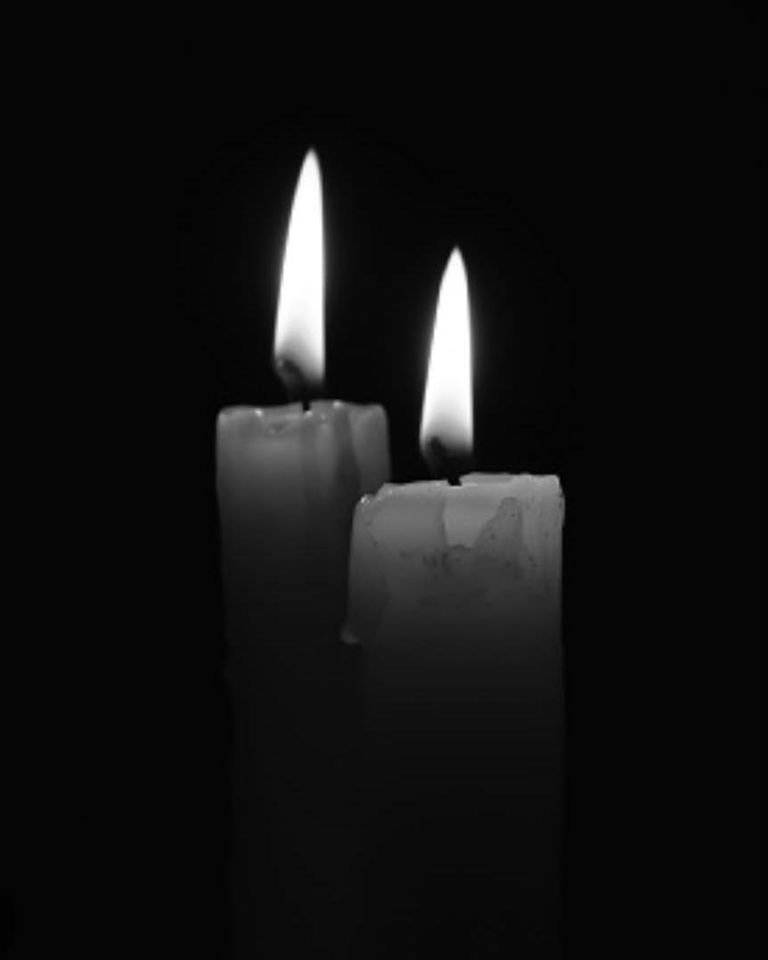 Obec Makov a smútiaca rodina oznamujú, že vo veku 42 rokov zomrel pán Ladislav Lučan, bytom Makov 179. Posledná rozlúčka so zosnulým Ladislavom Lučanom bude v stredu 01.04.2026 o 15 hod v Dome nádeje Makov a potom budú telesné pozostatky prevezené na spopolnenie.