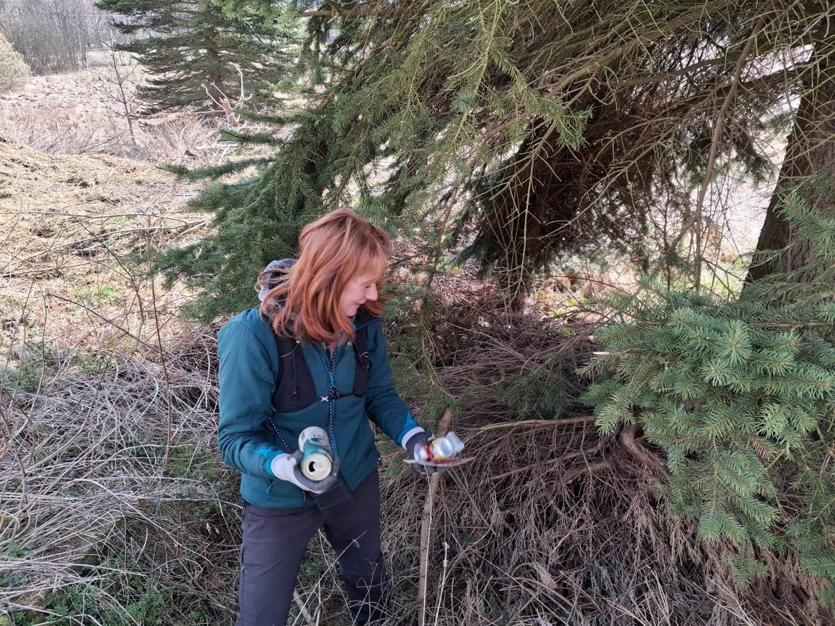 Dobrý den,     v sobotu dopoledne se 37 dobrovolníků účastnilo každoroční akce „Ukliďme Oldřichov“, kdy bylo posbíráno celkem 450 kg odpadu. Prošli jsme cyklotrasu, silnici, Jeřici a věnovali jsme se dvěma skládkám na území obce.     Všem děkujeme za účast a těšíme se zase za rok.     Jana, Jířa a Daniela