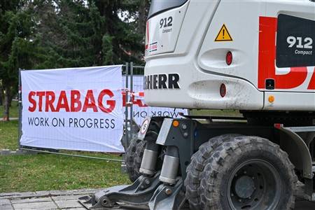 Mesto Martin spúšťa dlho očakávanú obnovu Námestia S. H. Vajanského, ktoré patrí k najvýznamnejším verejným priestorom v centre mesta. Odovzdaním staveniska sa projekt posúva z plánov do reality a postupne prinesie tomuto miestu novú podobu – modernú, funkčnú a zároveň citlivú k jeho charakteru aj zeleni.