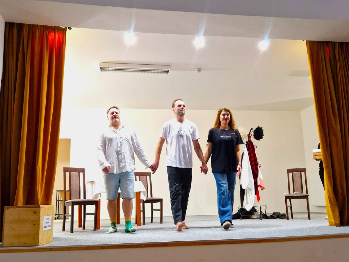 V sobotu 28. března 2026 proběhla ve vyprodaném sále Penzionu a restaurace Eden originální divadelní show s názvem "Tak to jsme ještě neviděli, Marie".