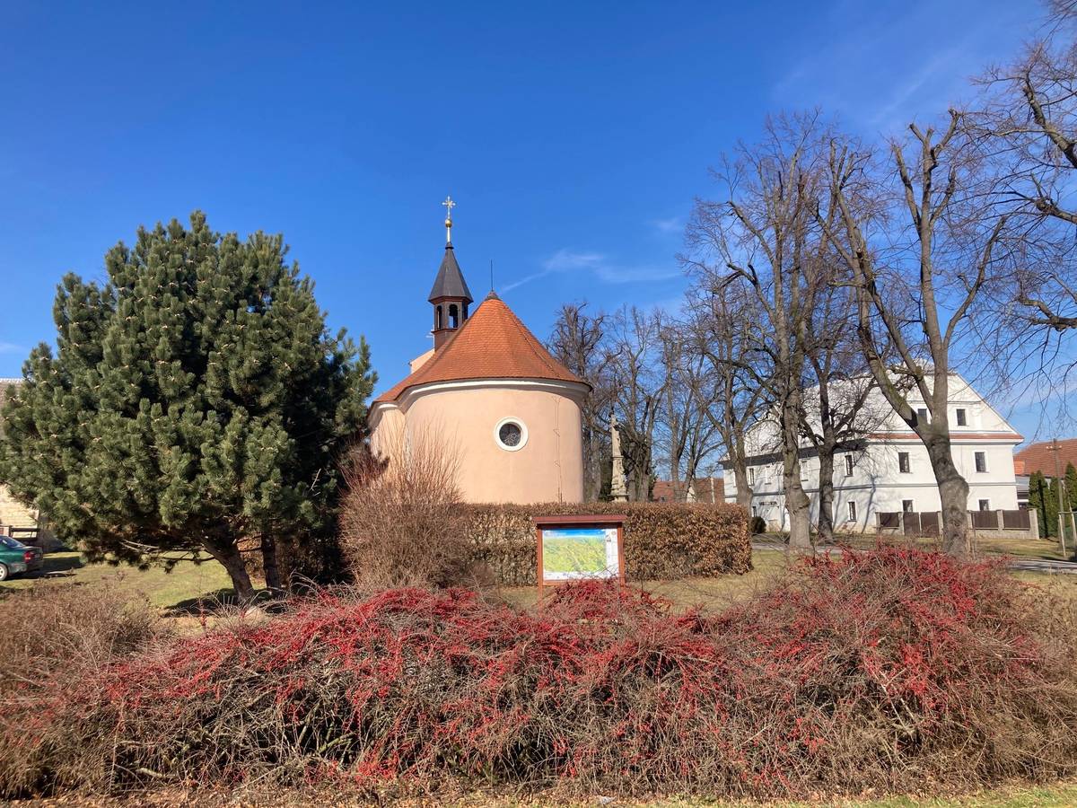 Dobrý den, právě vyšlo nové číslo Hrušovského listu, které je přílohou této zprávy. Obsahuje mimo jiné info o knihobudce na parketu, o sobotní cestě do divadla do Prahy a o změně času u ranního školního autobusu. Obec Hrušová