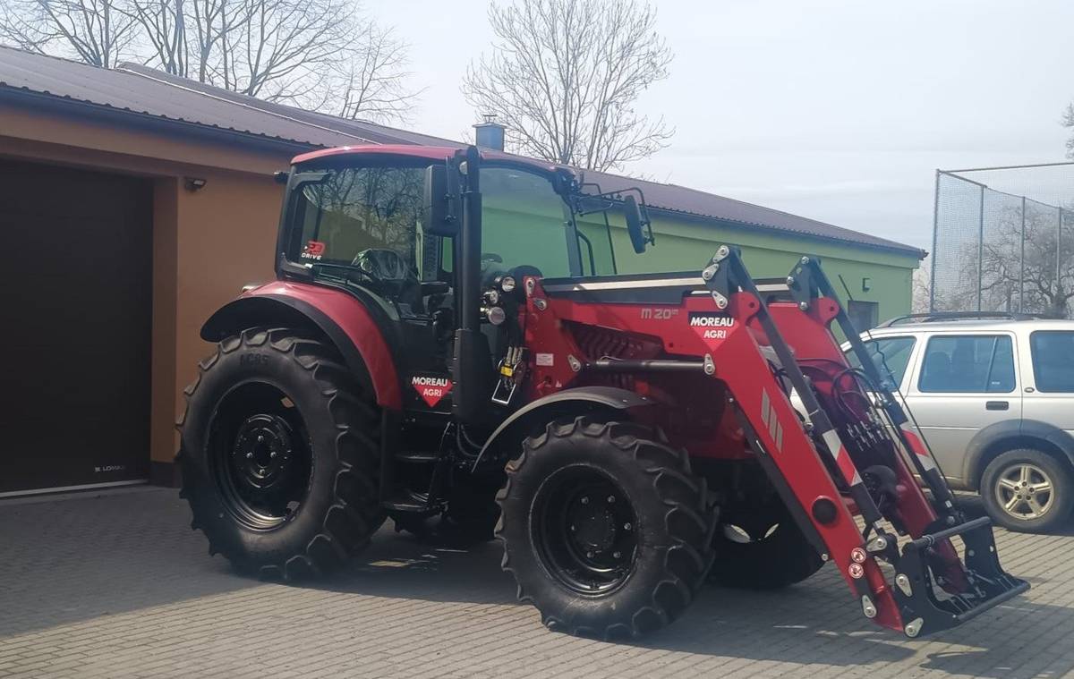 Obec Vídeň provedla obměnu vozového parku a pořídila nového, většího a výkonnějšího pomocníka – traktor McCormick X5.120, který nahradil původní stroj Zetor Major HS80. Tento moderní stroj bude sloužit především při práci v lesích a zároveň významně přispěje k efektivnější údržbě obecního majetku.
