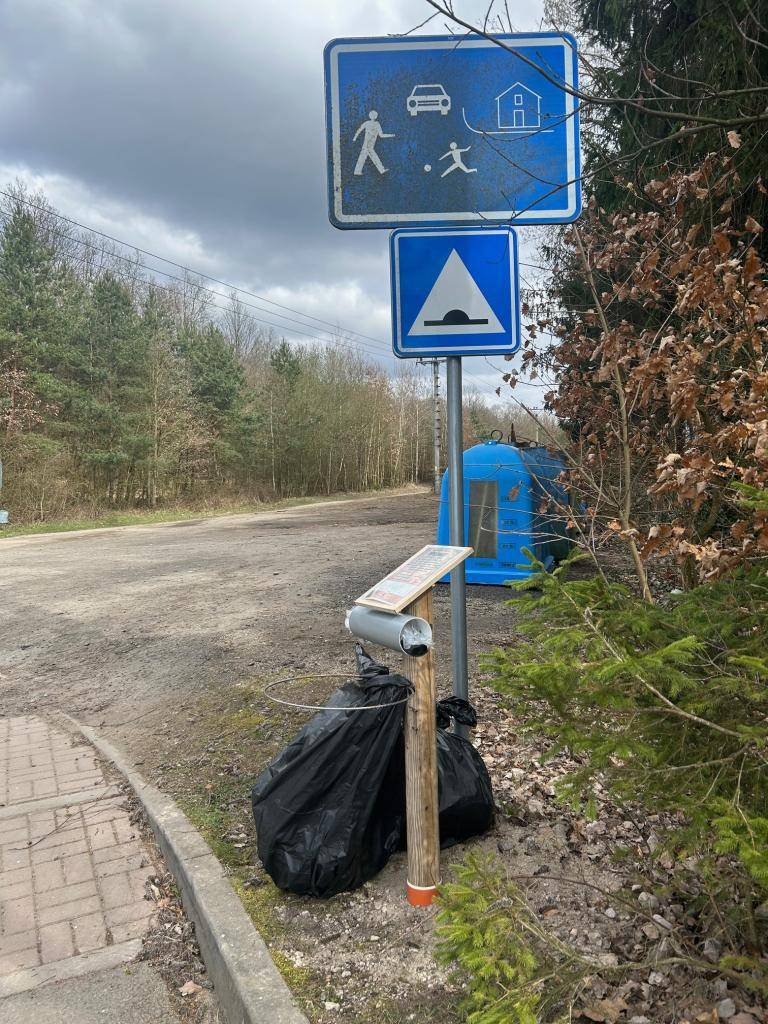 Od pátku 27. 3. je akce „Ukliďme společně les“ v plném proudu a pytlomaty už najdete na svých stanovištích. Stačí si vzít pytel, vyrazit na procházku a pomoct uklidit naše okolí.