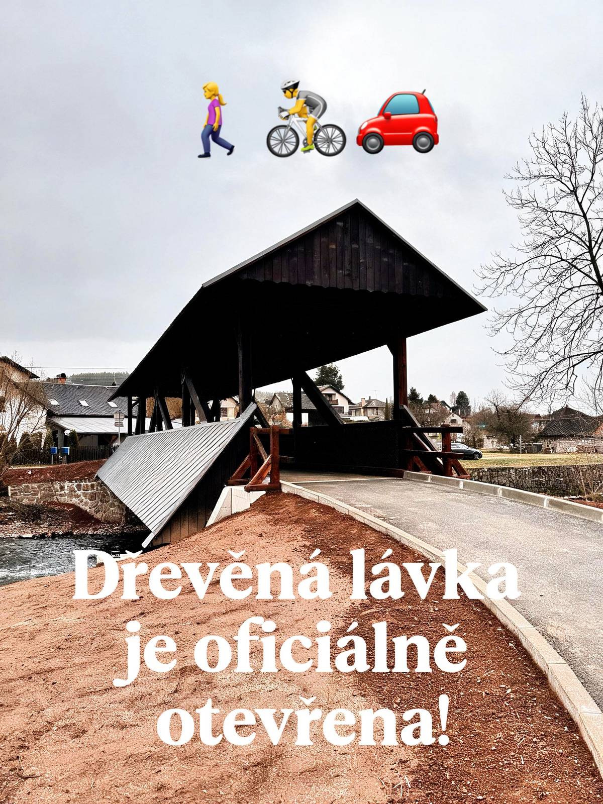 Od dnešního dne je nová dřevěná lávka přístupná pro pěší 👣, cyklisty 🚴♂️ i motorová vozidla do 3,5 t 🚗 Přijďte se projít, projet nebo jen podívat – stojí to za to 💛 Jak se Vám líbí? 🫶🏼
