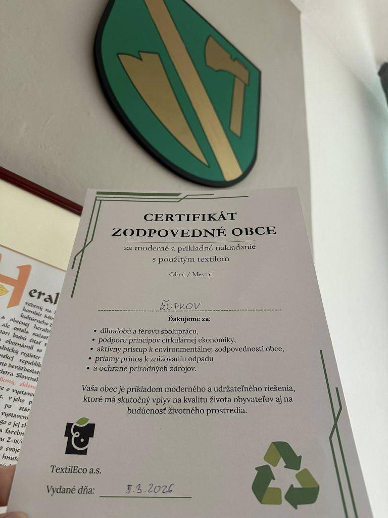 Naša obec Župkov získala Certifikát zodpovednej obce za moderné nakladanie s použitým textilom. Toto ocenenie potvrdzuje, že aj menšia obec môže prispievať k ochrane životného prostredia a podporovať cirkulárnu ekonomiku.