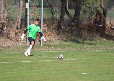 Ostudný fotbalový víkend na Braškově!!!! Za dva dny obdrželi naši borci celkem 13 gólů! Béčko v sobotu sedm a áčko v neděli šest! Snímky jsou ze zápasu braškovského áčka.