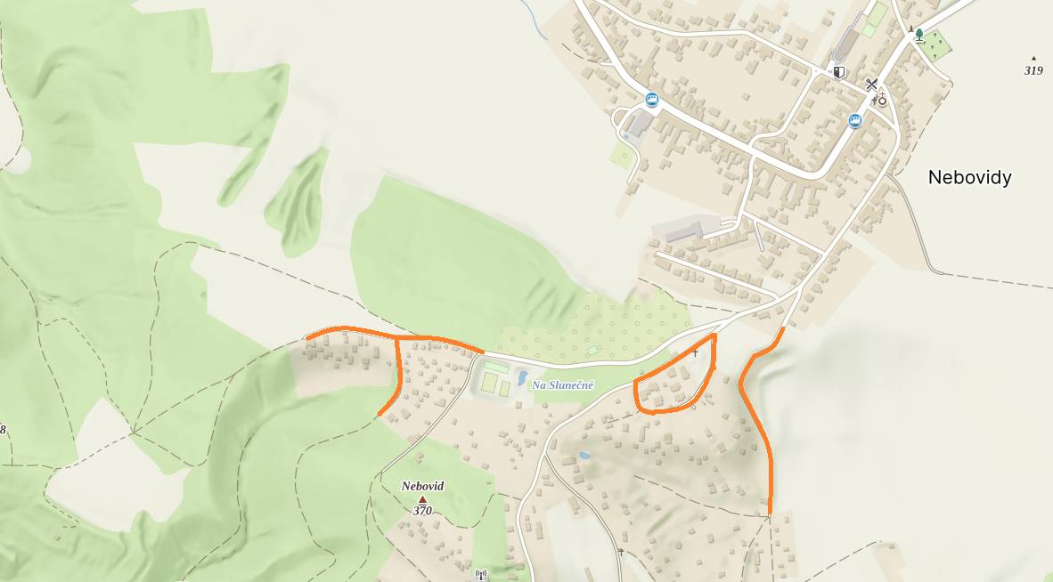V následujících dnech budou v chatové oblasti probíhat opravy povrchu cest. Viz přiložená mapa. Prosíme o zvýšenou opatrnost — průjezd bude omezen, ale neuzavřen. Dbejte prosím dočasného značení a pokynů pracovníků.  Děkujeme za pochopení a trpělivost.
