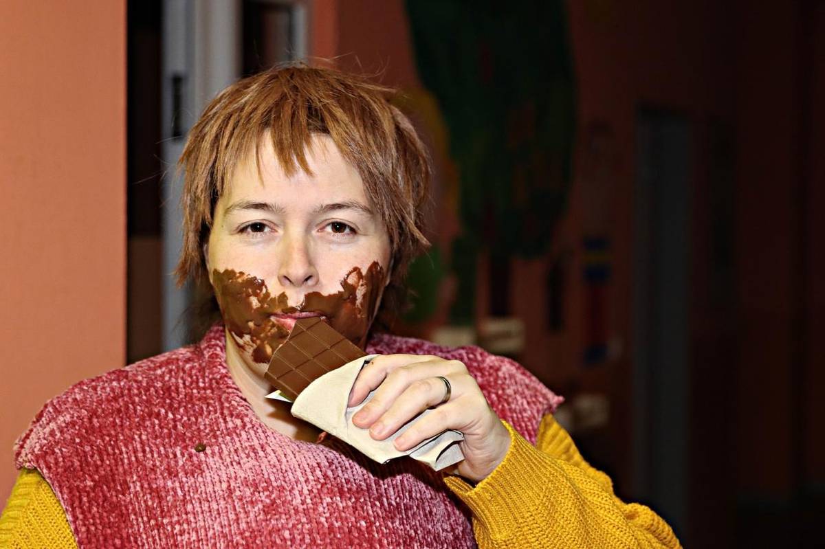 Rokycanský deník píše: Letošní Noc s Andersenem v mateřince v Radnicích se nesla v kouzelném duchu knihy Karlík a továrna na čokoládu od Roalda Dahla.