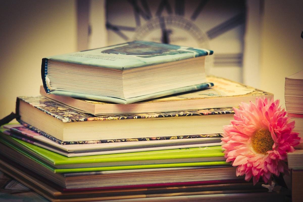 čtvrtek 2.4. - půjčování pouze do 11:30 hod., odpoledne zavřeno úterý 7.4. - zavřeno celý de