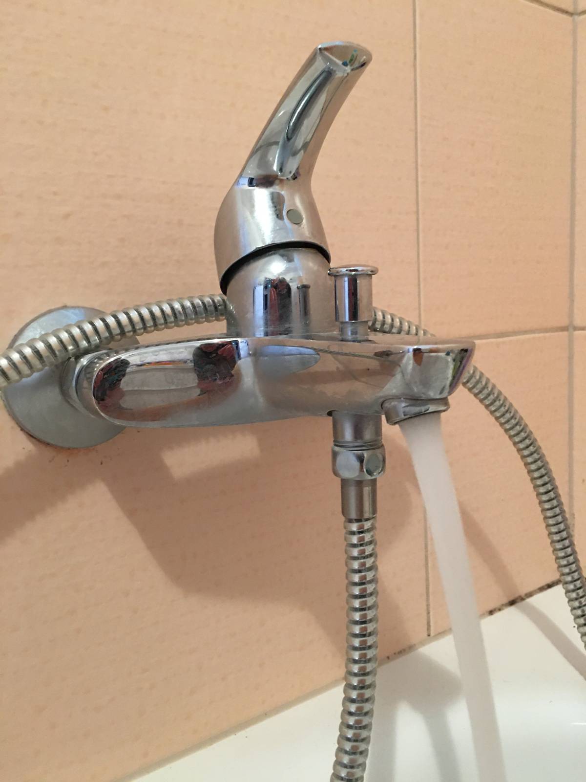 Dne 14.4. od 5:00 hod. do 15.4. 2026 5:00 hod. proběhne plánovaná odstávky vody pro obce Vestec, Vrané nad Vltavou (lokalita pod vodojemem), Březová-Oleško, Dolní Břežany, Zvole, Ohrobec. Pro aktuální informace sledujte www.tsdb.cz.