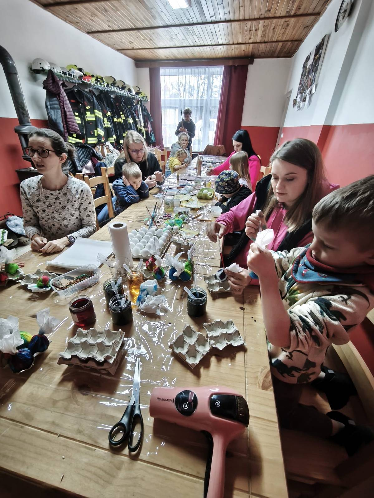 V neděli 29. března se pod záštitou obce konala první dětská velikonoční dílnička, kde rodiče s dětmi vyráběli tradiční velikonoční dekorace. Fotogalerie