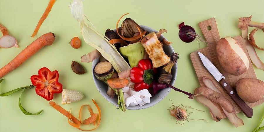 Z dôvodu sviatku bude budúci týždeň kuchynský odpad (hnedé vrecia) a použitý olej vyvážaný v náhradnom termíne, a to v utorok 7. apríla.   Odpad je tradične potrebné vyložiť pred svoju nehnuteľnosť do 8:00.