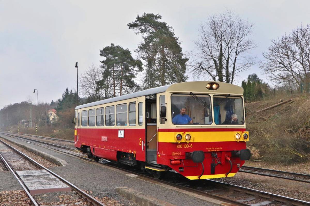 Dne 21. 3. 2026 se uskutečnila jízda retro motorovým vozem „Šukafon“ 810.100 v rámci výstavy železničních modelů a kolejišť v SKC Nýřany.