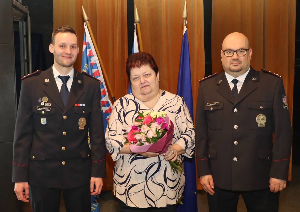 Práci svých policistů a dalších zaměstnanců ocenilo vedení Územního odboru Karviná a Krajského ředitelství policie Moravskoslezského kraje. Stalo se tak ve středu 1. dubna v Domě kultury města Orlové na slavnostním aktu Policista roku 2025. Za obvodního oddělení Orlová byli oceněni dva policisté a jeden občanský zaměstnanec. Ja...