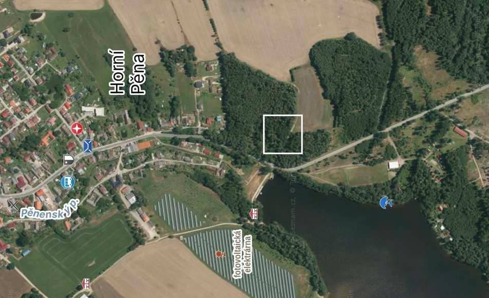 Prosíme spoluobčany, aby neházeli větve do kontejnerů na bioodpad. Zřídili jsme na ně sběrná místa. V Horní Pěně jej najdete naproti rybníku Dřevo přes silnici v zatáčce u úlů. V Malíkově nad Nežárkou je pod obcí u odbočky k rybníku Krškovec - směr na Ždár po pravé straně. Přesně vyznačená místa najdete na mapkách níže. Děkujeme.