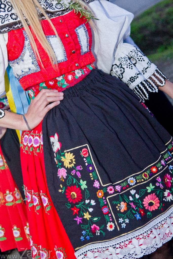 Rajhradická chasa srdečně zve všechny děti do krojů na letošní hody! Přijďte se zapojit do hodového průvodu a zažít jedinečnou atmosféru místních tradic.  Přihlašování probíhá do 8.dubna 2026. Více informací najdete na Facebooku a Instagramu Rajhradická chasa. Těšíme se na vás!