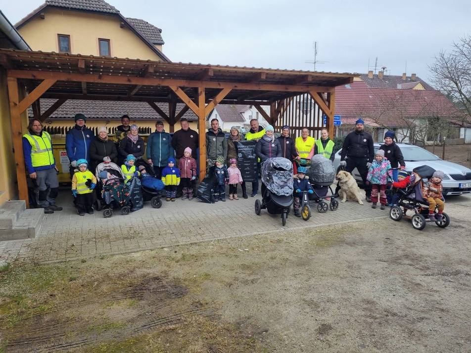 O víkendu 28. a 29. března 2026 se Horní Pěna i Malíkov nad Nežárkou zúčastnily celorepublikové akce Ukliďme Česko. A úklid se i letos vydařil. Odpadků je v obci rok od roku méně, protože ji pravidelně udržujeme.   Děkujeme všem dobrovolníkům, kteří se akce účastní a obec uklízí. I díky vám se nám tu žije lépe.