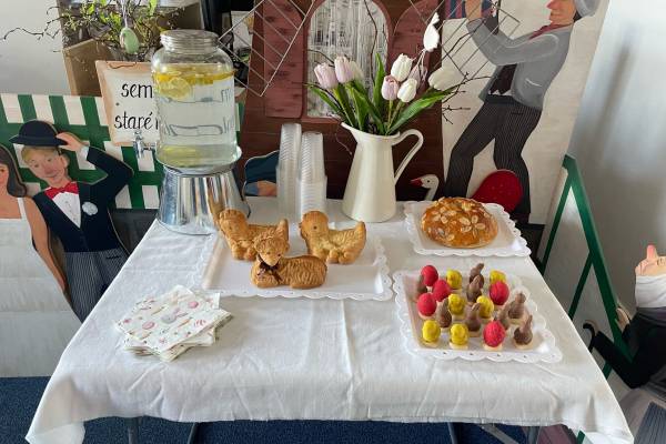 04.04.26 09.00  Srdečně zveme malé i velké na tradiční Velikonoční dílničku, která se uskuteční v sobotu 4. dubna od 9 hodin v Muzeu maškar. Přijďte si užít jarní dopoledne plné tvoření a velikonoční atmosféry. Čeká na vás:   - velikonoční pátračka po muzeu za odměnu  - malování...