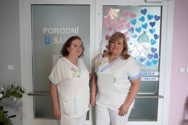 Od ledna 2026 mají ženy v České republice nově nárok na až tři návštěvy porodní asistentky v domácím prostředí, plně hrazené ze zdravotního pojištění. Tato legislativní změna výrazně posiluje dostupnost poporodní péče a umožňuje její plynulé navázání na péči poskytovanou v porodnici. Nemocnice AGEL Prostějov tuto službu aktivně nabízí a eviduje o ni rostoucí zájem.                               Číst dál...