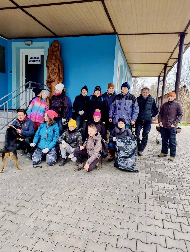 V sobotu 28. března 2026 proběhl v naší obci další ročník úklidové akce v rámci celostátní iniciativy Ukliďme Česko.  Smyslem této aktivity je zbavit okolí obce odpadků a zároveň motivovat občany k odpovědnějšímu přístupu k přírodě.