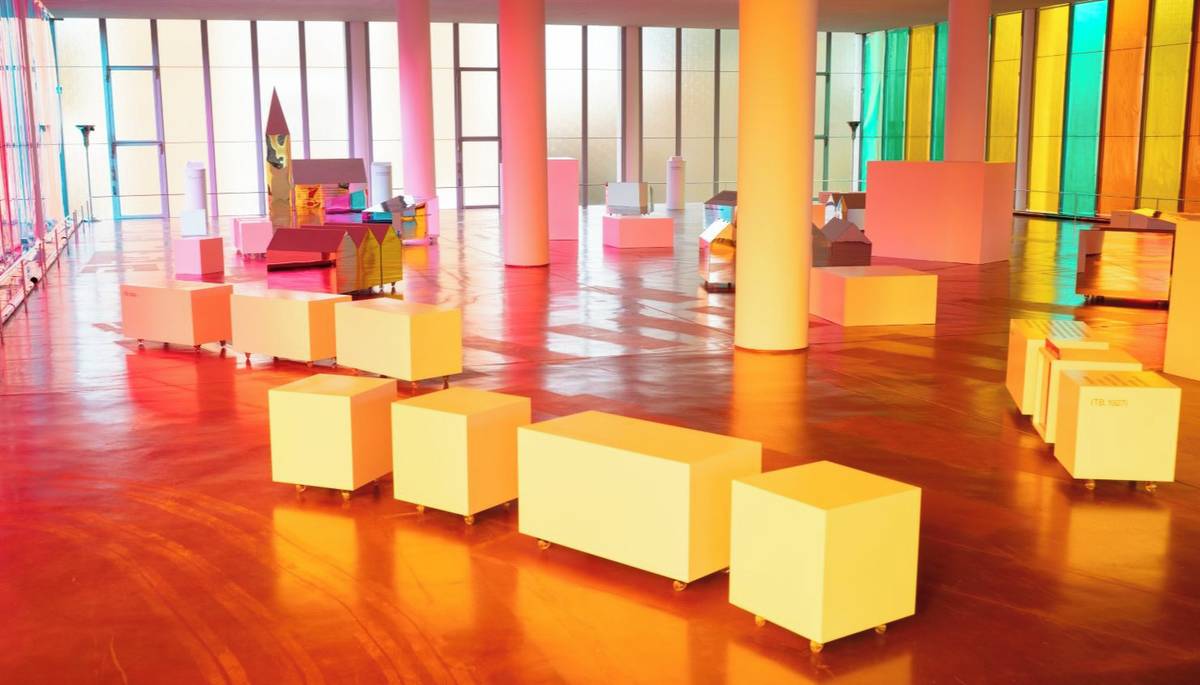 Zlín - Památník Tomáše Bati ve Zlíně vstoupil ve středu 1. dubna vernisáží expozice Vysněné město do hlavní turistické sezony. Interaktivní výstava, která vznikla u příležitosti 150. výročí narození Tomáše Bati a 135. výročí narození architekta Františka Lýdie Gahury, bude v památníku k vidění do konce roku.