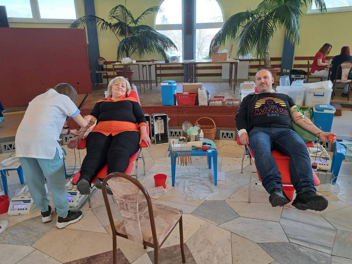 Miestna organizácia Slovenského Červeného kríža opäť zorganizovala darovanie krvi, na ktorom sa zúčastnilo 49 darcov. Zo srdca im ďakujeme za ich ochotu a pomoc