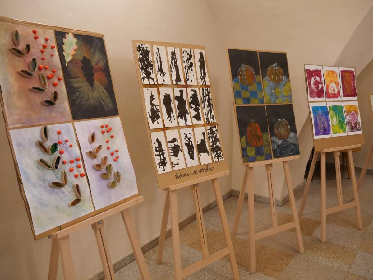 Infocentrum města Soběslavi zve na výstavu výtvarných prací dětí, žáků a studentů Diakonie Rolnička.