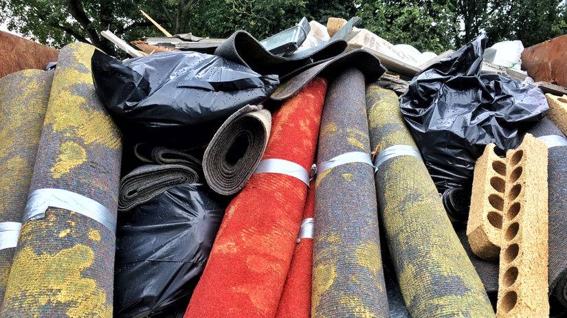 Nadrozmerný spáliteľný odpad (koberce, nábytok)