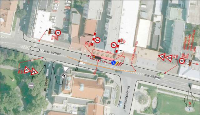 Upozorňujeme na částečnou uzavírku silnice II/150A a úplnou uzavírku místní komunikace IV. třídy (chodníku) v ulici Vápenice v Prostějově (před bytovým domem Vápenice 2948/31)                               Číst dál...