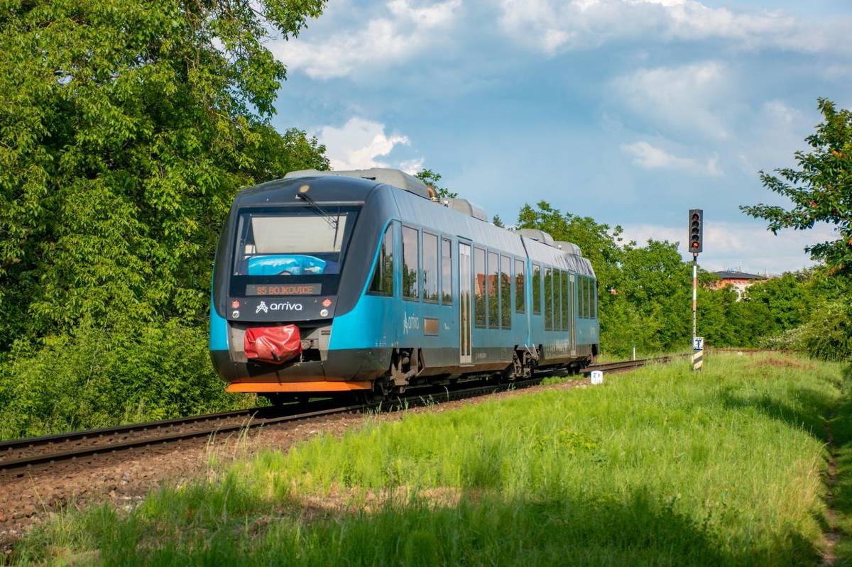 Ve dnech 8. a 9. dubna 2026 od 8.40 do 18.00 hodin proběhne denně výluka v úseku Bojkovice město – Bylnice na trati 341.  Náhradní autobusová doprava je organizována dle výlukového jízdního řádu.  Informace k přepravě spoluzavazadel v náhradní autobusové dopravě: