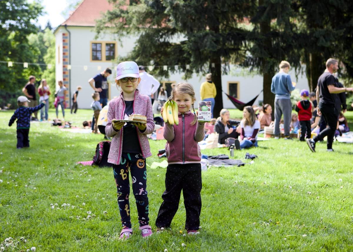 V sobotu 9. května 2026 se v Linharticích uskuteční komunitní piknik na podporu pěstitelů ve světě – Férová snídaně. Linhartice se tak přidají k více než stovce míst, kde se ve stejný čas sejdou tisíce lidí, aby vyjádřili svůj zájem o pěstitele v zemích Afriky, Asie a Latinské Ameriky.  Celý článek  ➡️ Férová snídaně ve Stolístku - Moravská Třebová