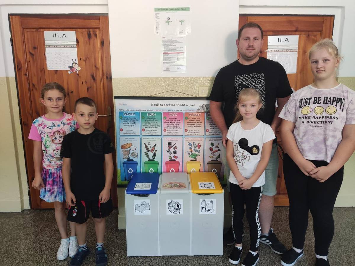 V septembri sa opäť pre žiakov Základnej školy Žofie Bosniakovej otvorili dvere vzdelania a inšpirácie. S príchodom nového školského roka 2023/2024 sa škola stala miestom, kde sny sa stávajú skutočnosťou, kde vzdelávanie nie je len povinnosťou, ale aj vášňou. Nakuknite za tieto brány poznania...